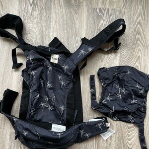 Tula Lite Carrier with Palm Tree Design